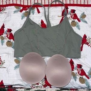 NEW WITHOUT TAGS!! Womens L NIKE adjustable sports bra with removable padding.